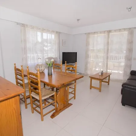 Edificio La Reina Apartment