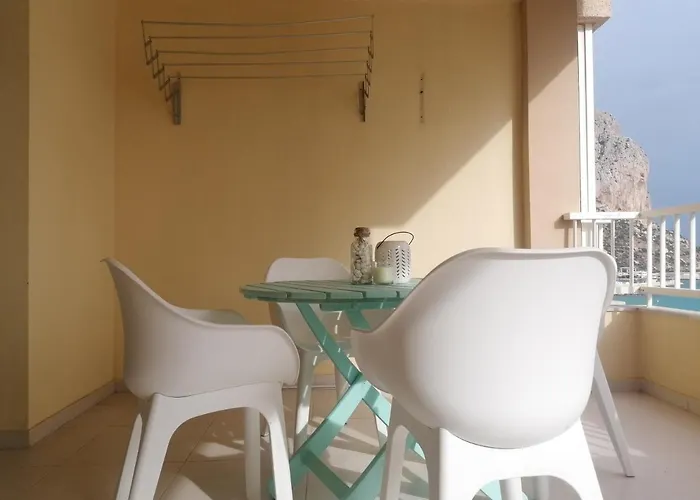 Апартаменты Edificio La Reina *